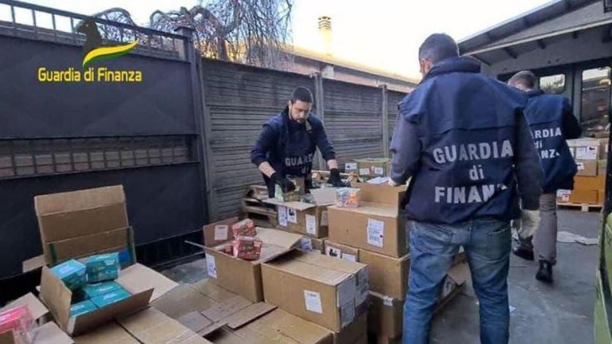 La ‘ndrangheta su sigarette e superalcolici: 14 rinvii a giudizio a Torino