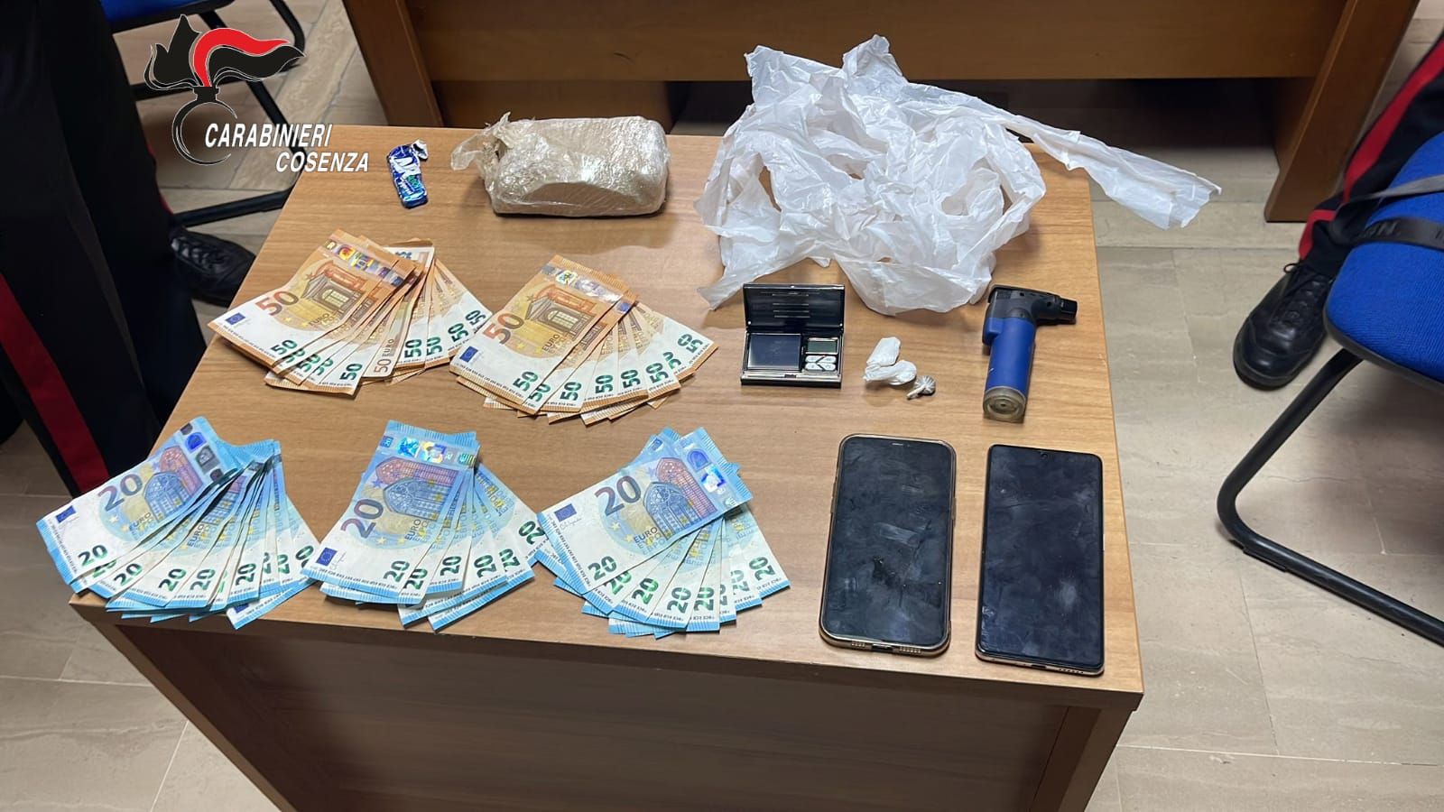 Scoperta centrale della droga a San Giovanni in Fiore, in manette coppia – VIDEO