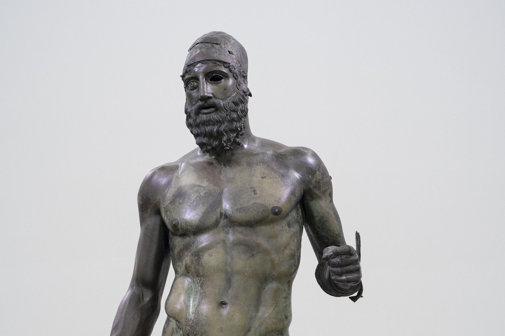 Bronzi di Riace, la “Statua B” parla calabrese. «Terre compatibili con Sibari»