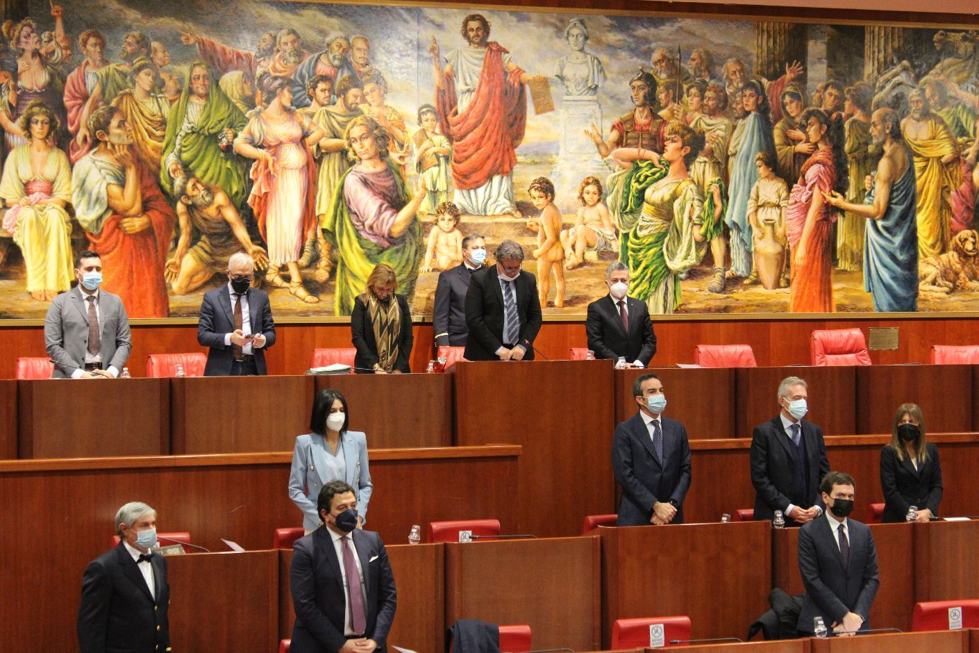 Al via il Consiglio, un minuto di silenzio in ricordo della tragedia della Fiumarella