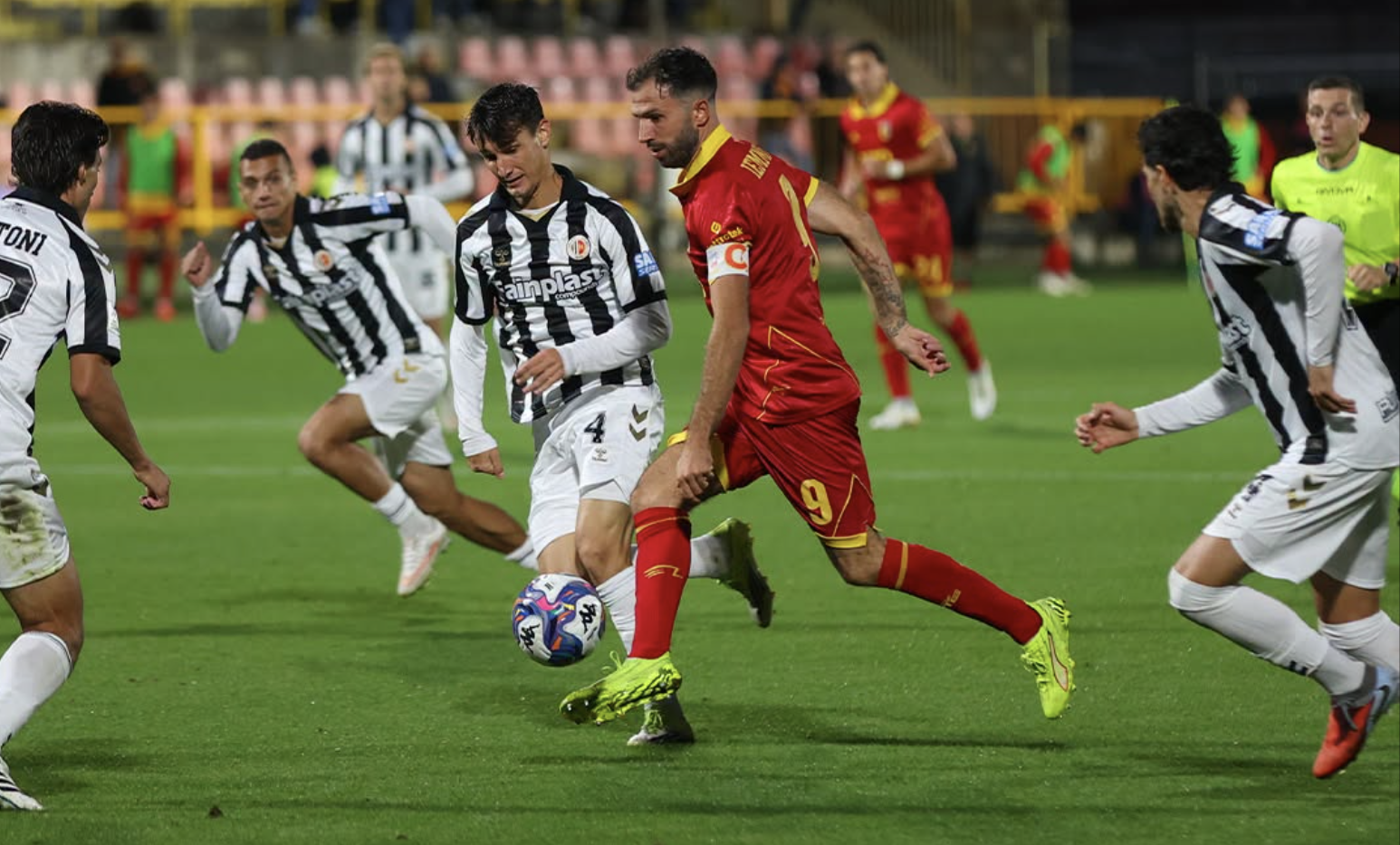 Notte fondissima al Ceravolo: il Catanzaro travolto 1-6 dall’Ascoli