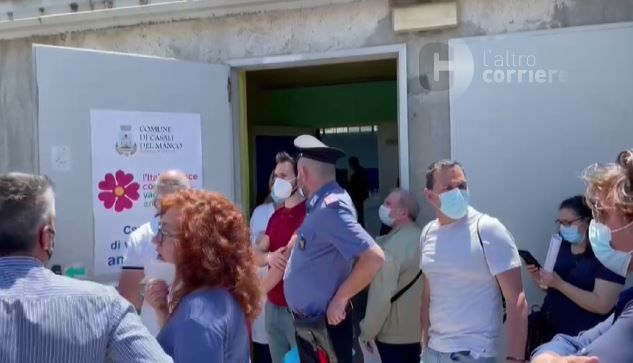 Casali del Manco, «i vaccini non ci sono»: scoppia la polemica – VIDEO