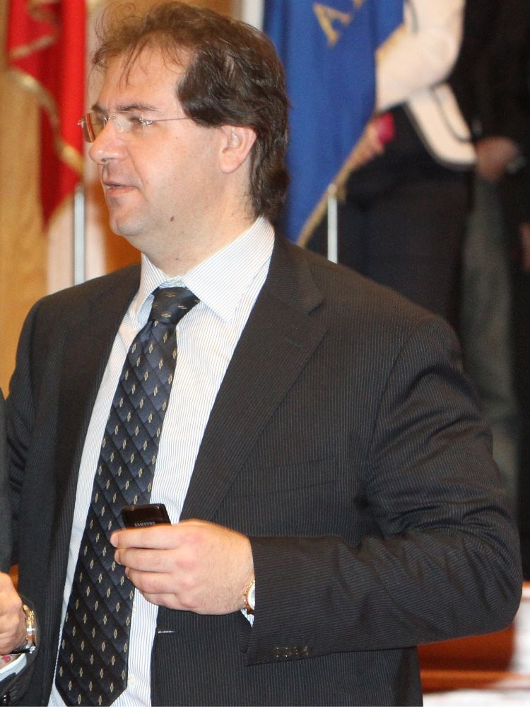 Interdetto il sottosegretario Alberto Sarra