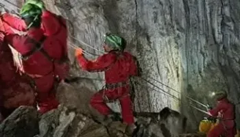 Cuneo, speleologo bloccato a 120 metri di profondità