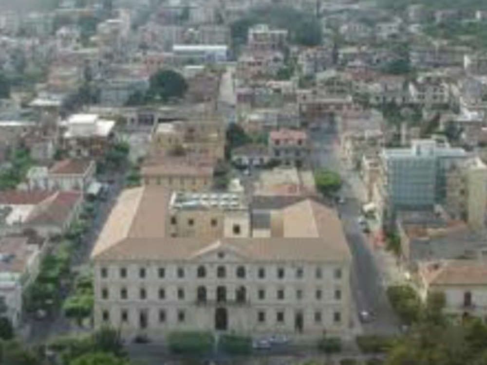 Il viceprefetto Crea si insedia al Comune di Locri