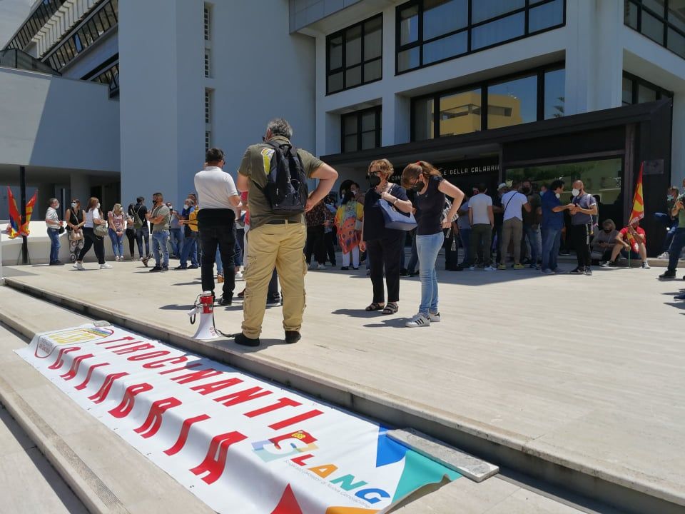 Tirocinanti e operatori strutture psichiatriche in protesta al Consiglio regionale