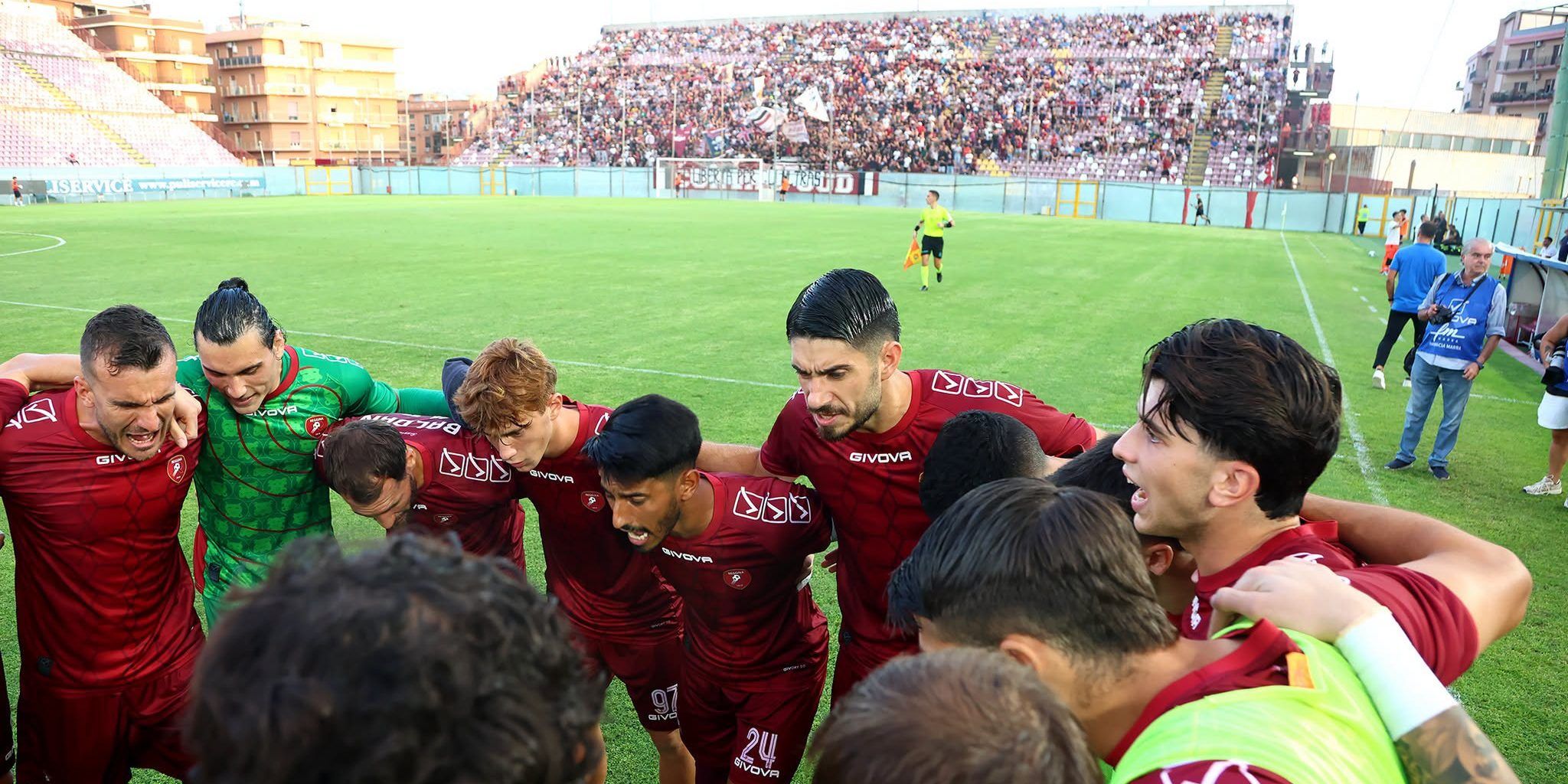 Reggina domenica a Lamezia per continuare la fuga. Ecco gli arbitri della quarta giornata