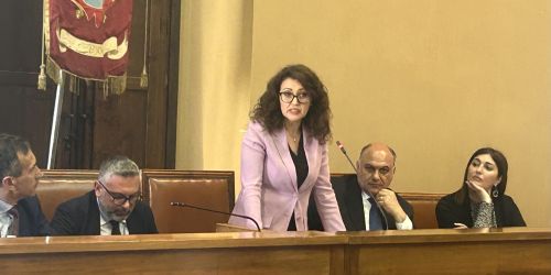 viceministro del Lavoro e delle Politiche sociali Maria Teresa Bellucci, a Locri