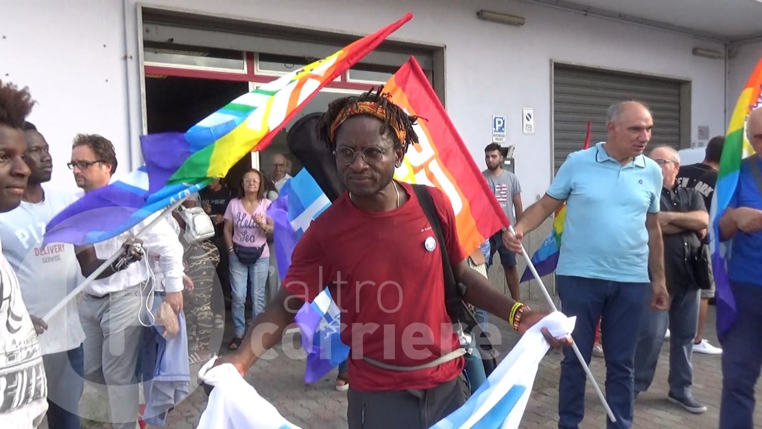 A Lamezia il messaggio pacifista dell’uomo in cammino John Mpaliza