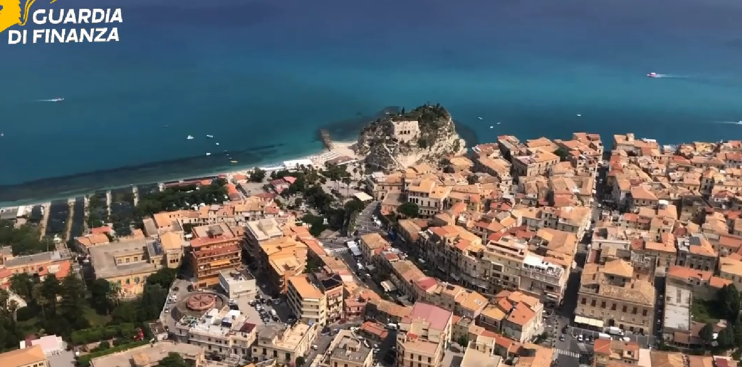 ’Ndrangheta nel Vibonese: estorsioni e cellulari in carcere, 46 persone rinviate a giudizio – VIDEO