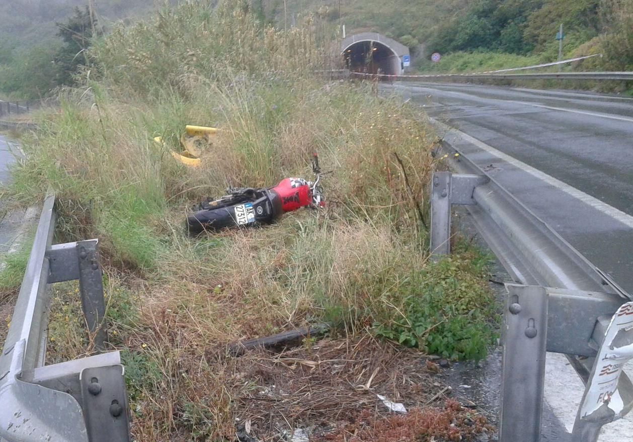 Perde il controllo della moto, 35enne muore ad Amantea