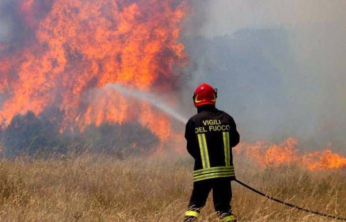 Il Reggino ancora assediato dagli incendi – VIDEO