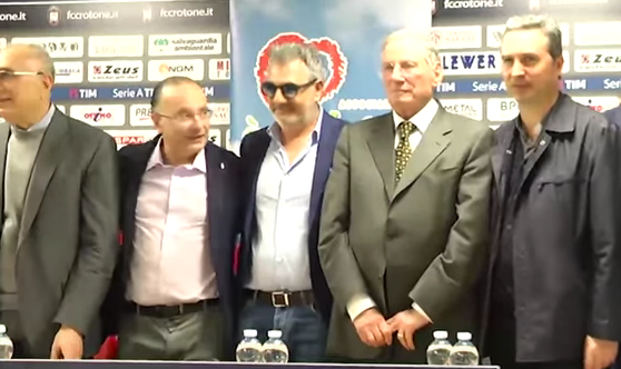 Crotone, ricostruito un campetto con i fondi di una partita di beneficenza