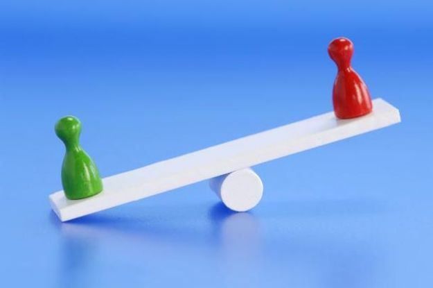 I capigruppo di maggioranza: «Sondaggio farlocco»