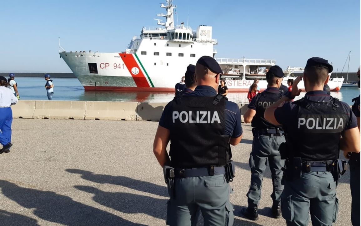 Reingresso irregolare, due arresti a Crotone