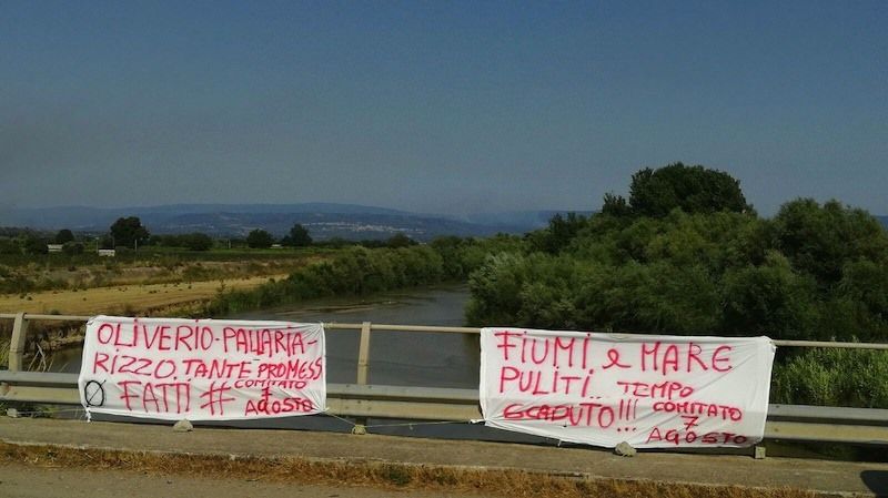«A San Ferdinando un’altra estate con il mare sporco»