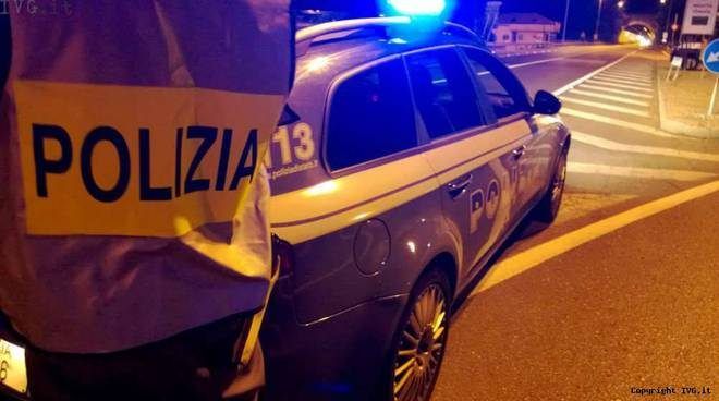 Migrante 17enne muore travolto da due auto sulla 106
