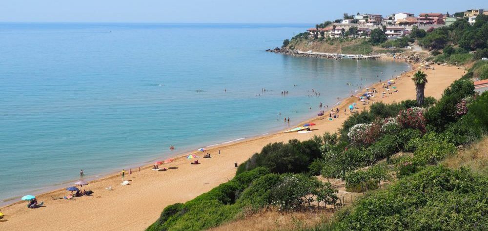 Malore in mare a Isola Capo Rizzuto, muore un 76enne di San Giovanni in Fiore