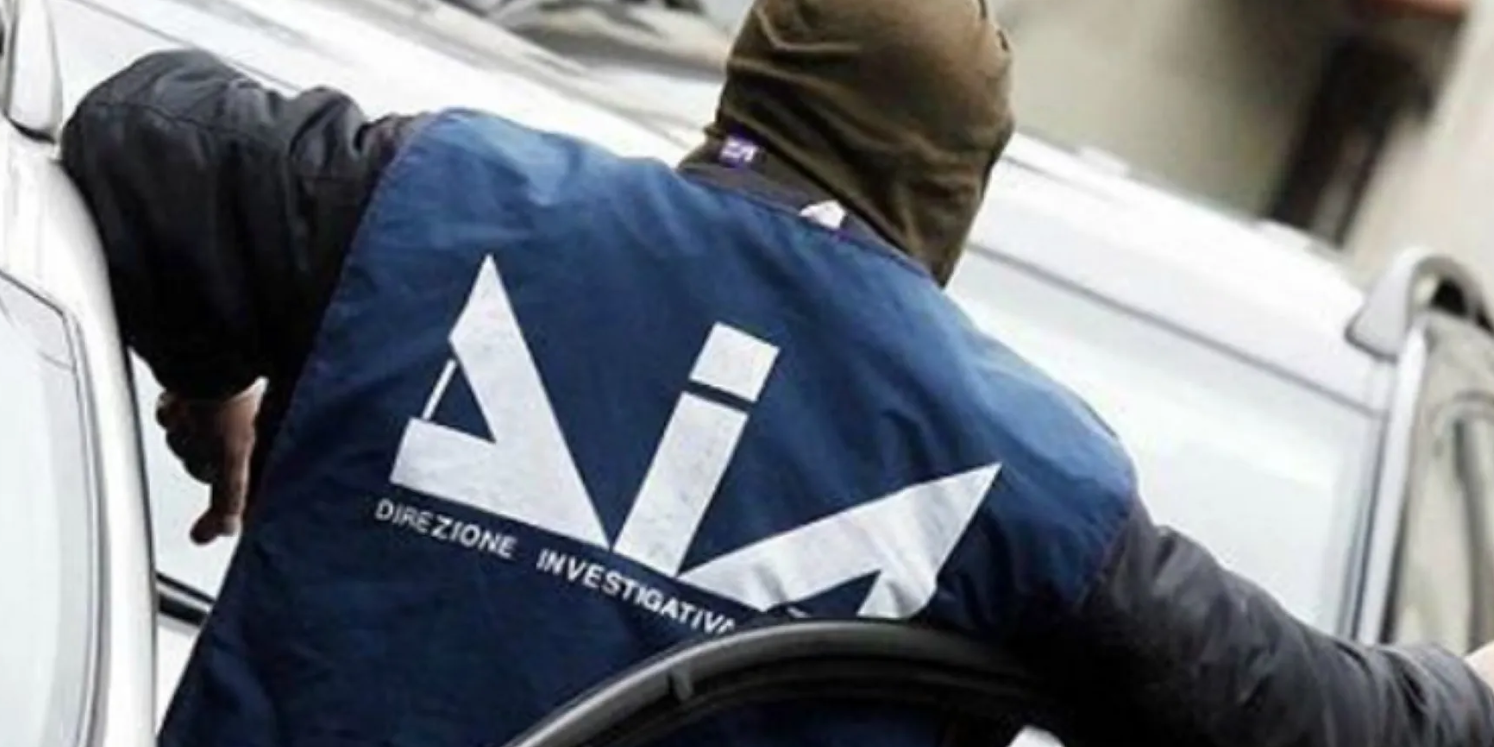 Porto, detenzione e vendita di armi: tre arresti a Cassano allo Ionio. Contatti con i clan Forastefano e Abbruzzese