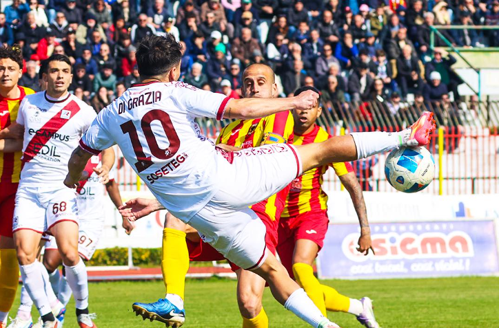 Tutto in 90 minuti: contro l’Athletic Palermo la Reggina si gioca la stagione