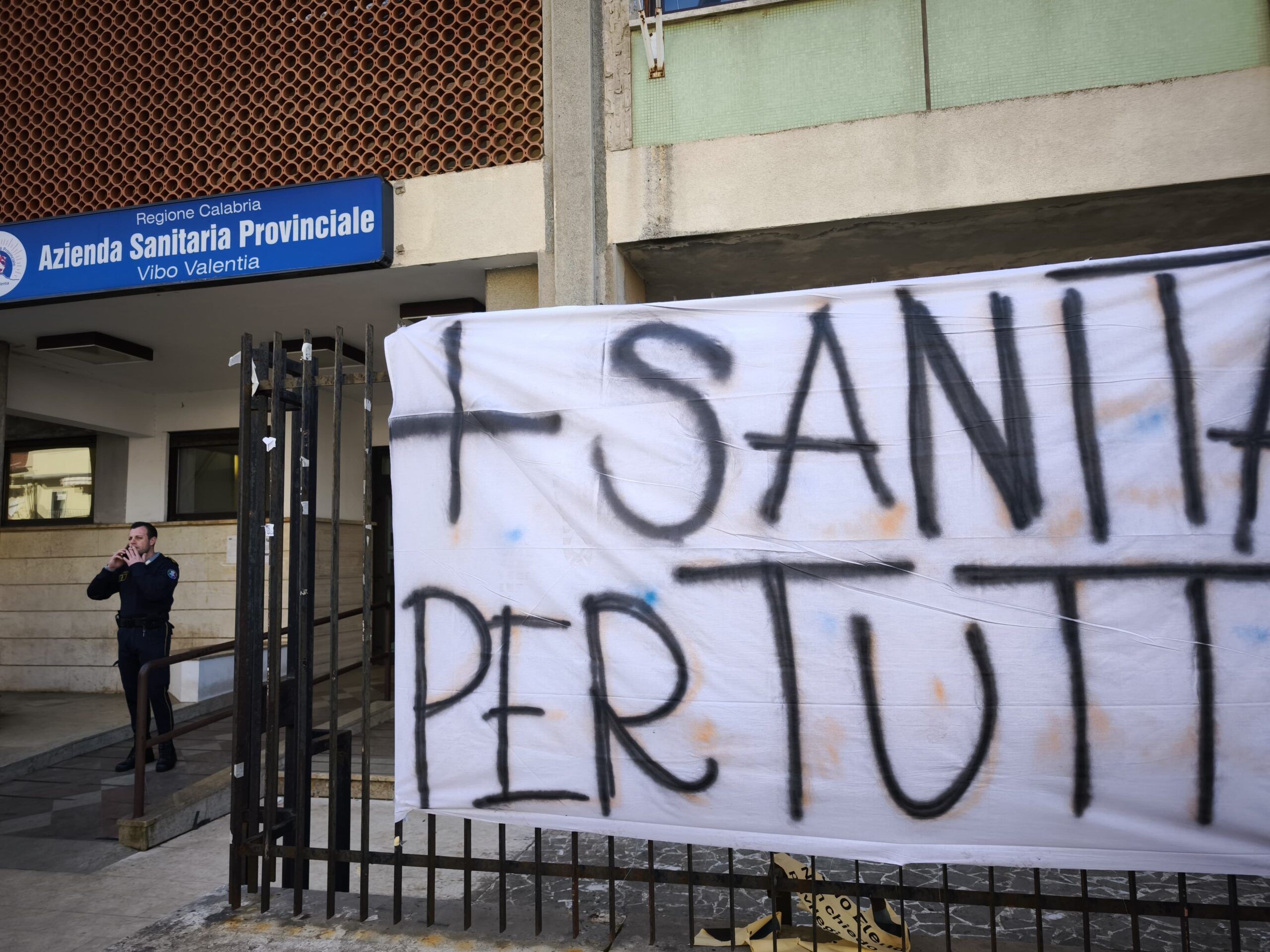 Il tunnel della sanità commissariata: la Calabria vede la luce, ma Vibo rischia di restare indietro