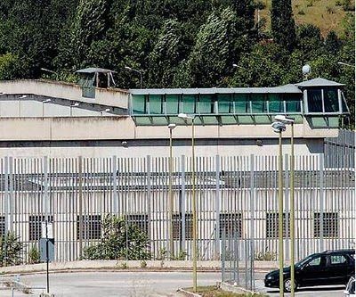 Medico gli nega visita specialistica. Detenuto 'ndranghetista lo picchia