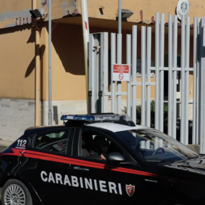 Tentato furto a centro commerciale “Due Mari”. Ladro in fuga bloccato dai carabinieri
