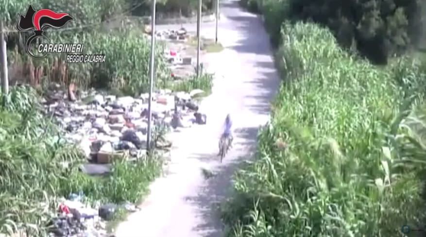 Gioia Tauro, incendi di rifiuti alla Ciambra: 5 misure cautelari – VIDEO