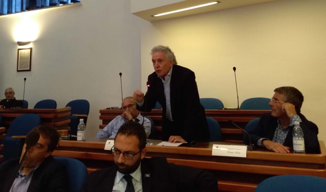 Ciconte taglia anche l’ultimo cordone con il Pd e lancia “Calabria delle idee”