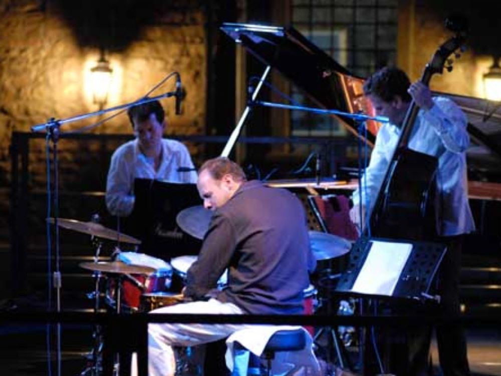 INVASIONI | Gran finale col jazz in Villa