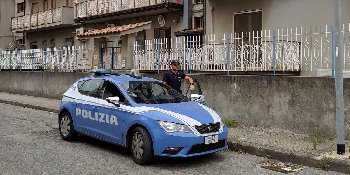 Cosenza, aggredisce e accoltella un uomo: arrestato 50enne