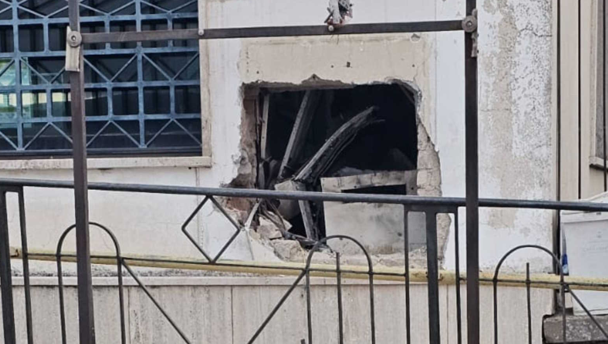 La banda dei Postamat colpisce ancora: assalto notturno a San Marco Argentano