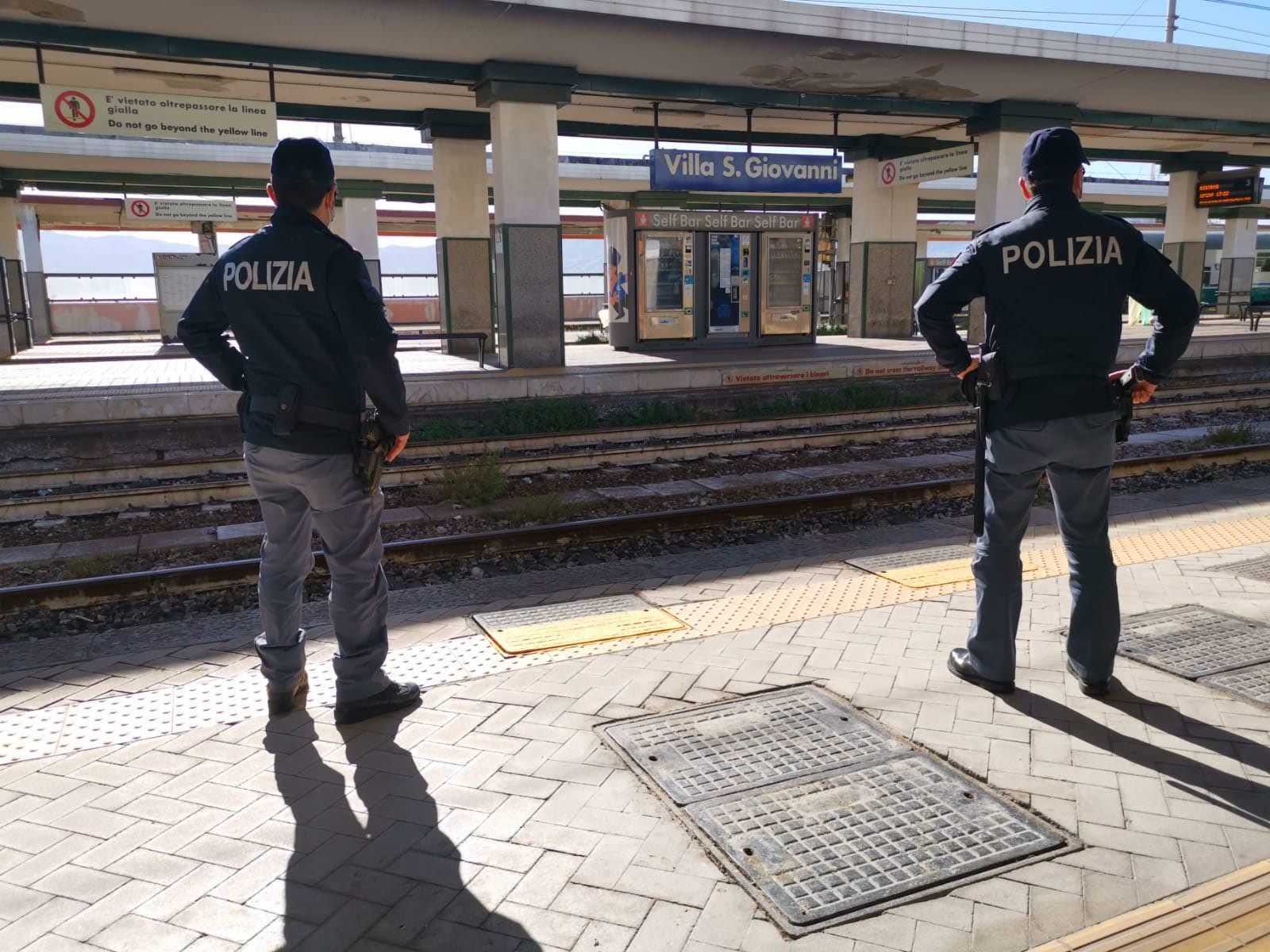 Molesta una studentessa alla stazione di Villa San Giovanni, arrestato