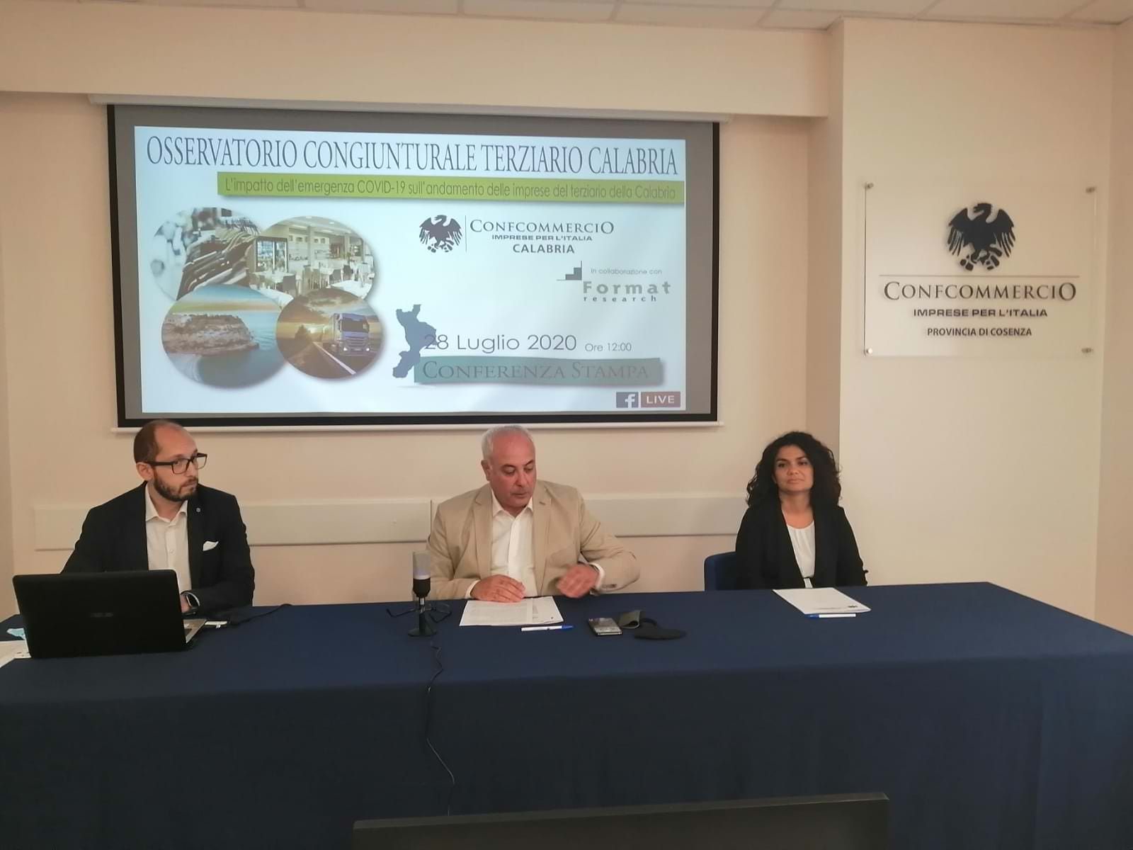 «Rischiano di scomparire 9mila imprese del terziario». Il rapporto shock di Confcommercio – VIDEO