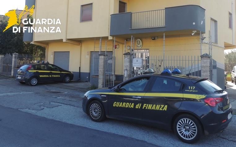 Fatture per operazioni inesistenti, nei guai un imprenditore del Cosentino