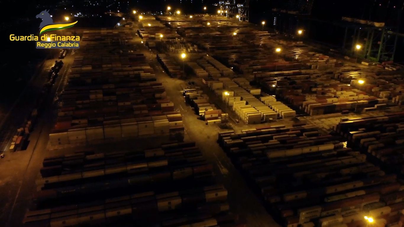 La ‘ndrangheta, il doganiere corrotto e gli “infedeli” a Gioia Tauro: 25 condanne – NOMI