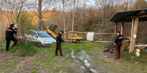 Sequestrata discarica abusiva di rifiuti speciali nel Catanzarese, denunciati padre e figlio