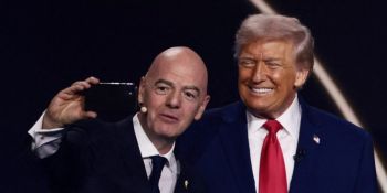 Amicizie con i grandi della terra e polemiche. Infantino, lo svizzero di Calabria che ha arroventato i Mondiali di calcio