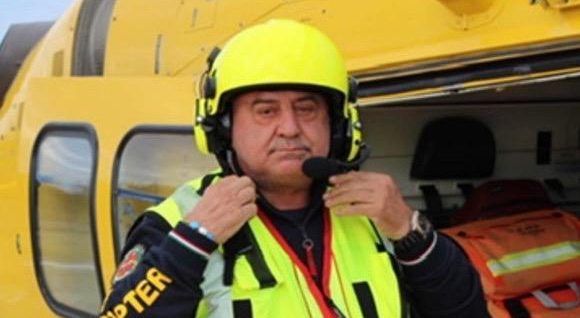 Il sindaco Franz Caruso premia Pasquale Gagliardi, il medico “angelo dell’elisoccorso” di Cosenza