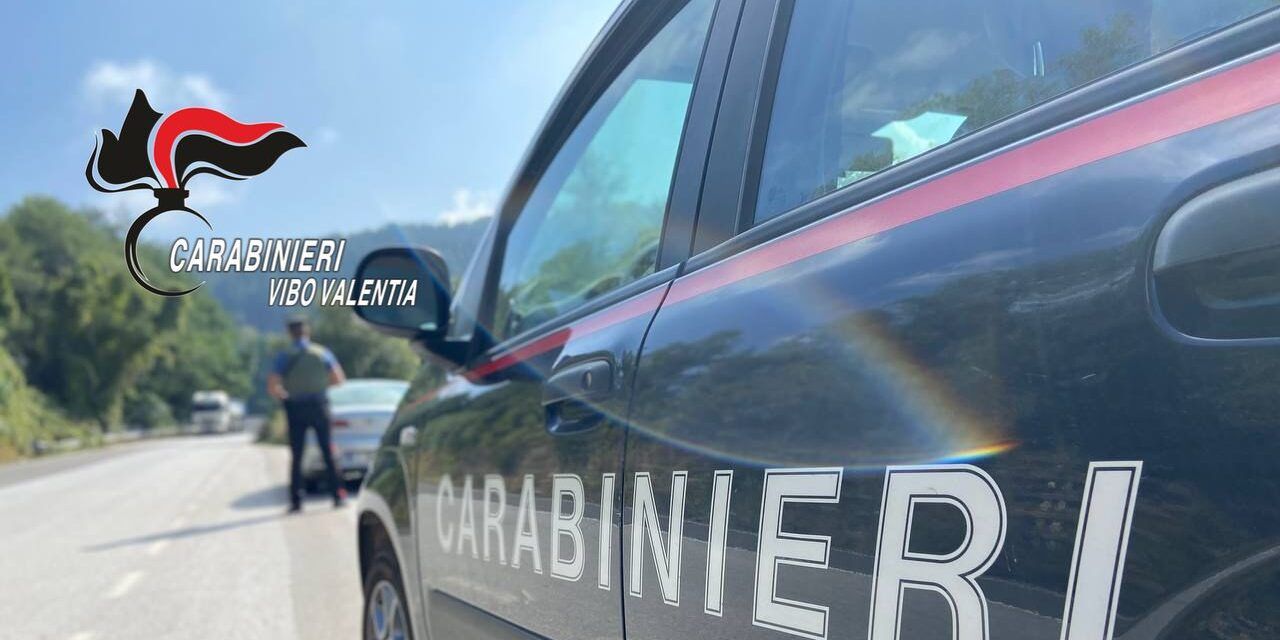 Portoni di una chiesa danneggiati nel Vibonese, denunciato il responsabile