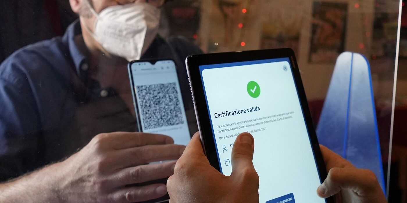 Super green pass, verso obbligo solo per categorie a rischio