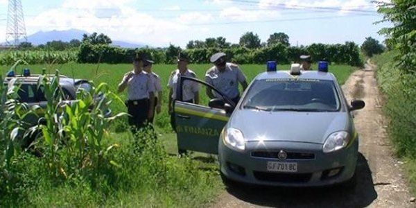 Indennità per 1,3 milioni a braccianti “fantasma”, denunciato un imprenditore