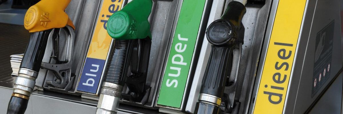 Carburanti, benzina torna a sorpassare il gasolio