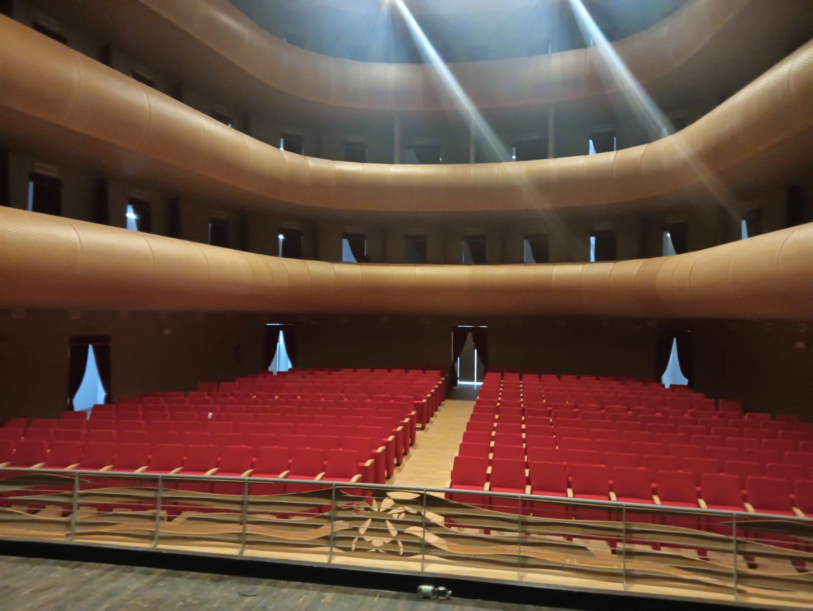 Vibo, il Teatro resta ancora chiuso. «Aspettiamo i fondi della Regione»