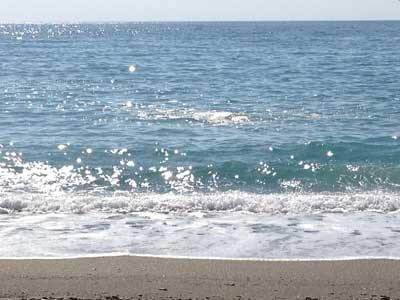 L'Arpacal: valori del mare non conformi a Paola, Falconara e Longobardi