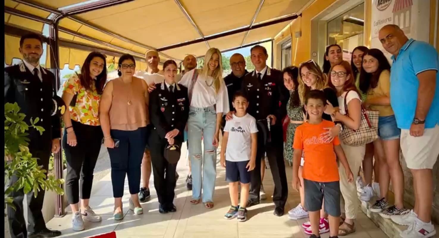La visita di Elena Santarelli a Pizzo per onorare la promessa fatta al piccolo Lorenzo