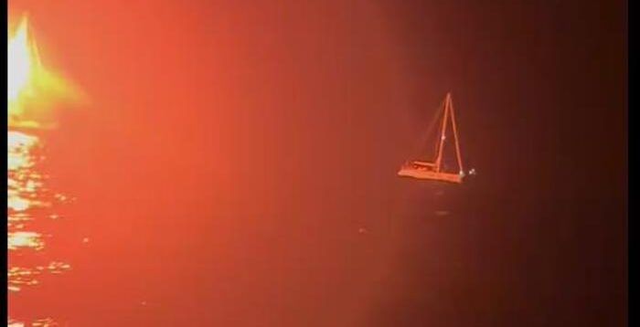 Attacco nella notte alla Global Sumud Flotilla. La portavoce: «A rischio la nostra vita»