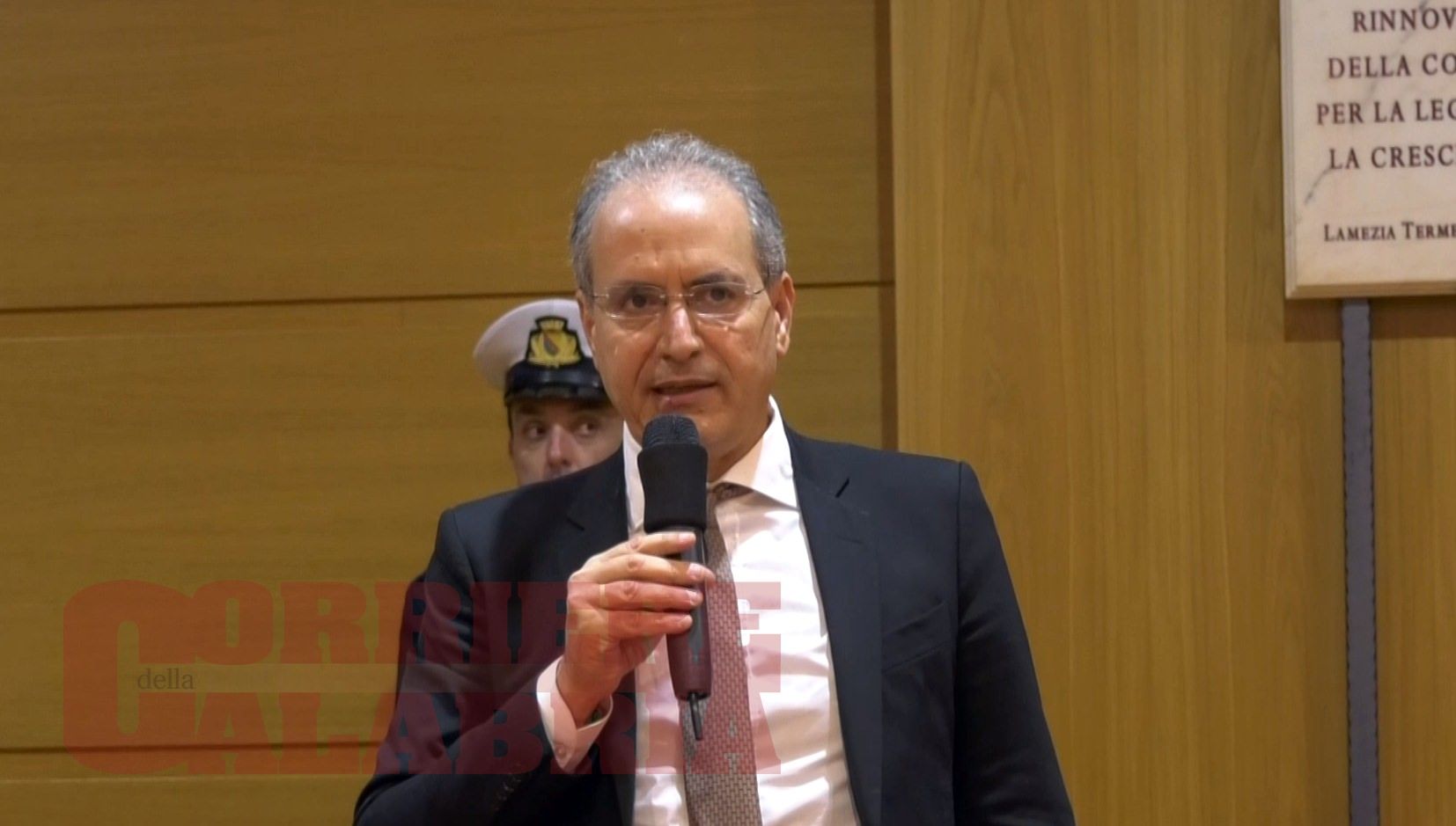 Lamezia, il "risveglio" dell'opposizione: sotto accusa il sindaco Mascaro