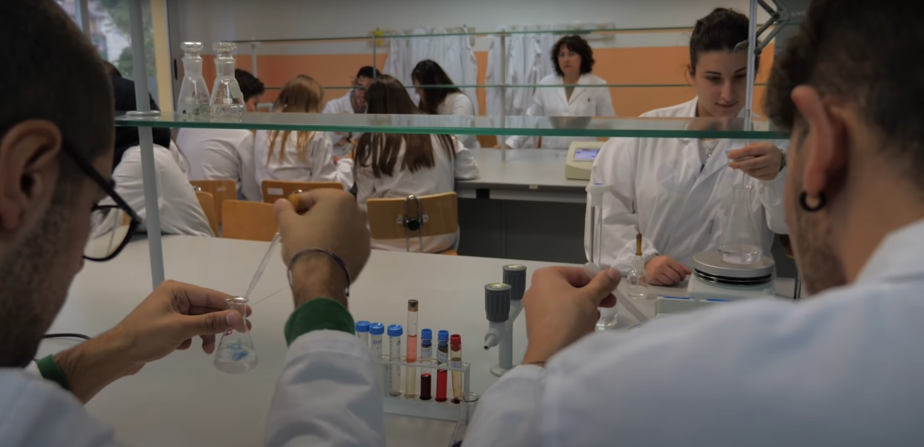 Didattica a distanza, a Lamezia i progetti di chimica si realizzano a casa