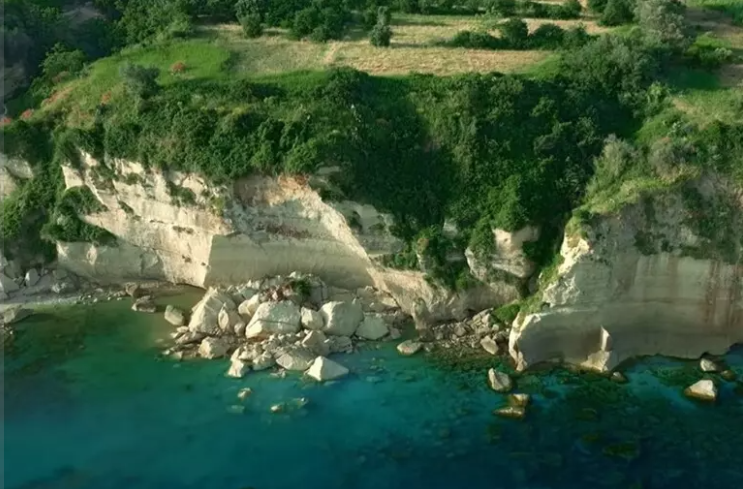 Ancora un crollo in località Passo Cavaliere di Tropea